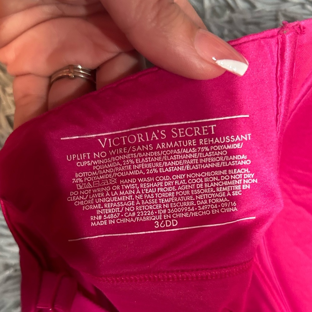 Victoria’s Secret Bra - Picture 3 of 3